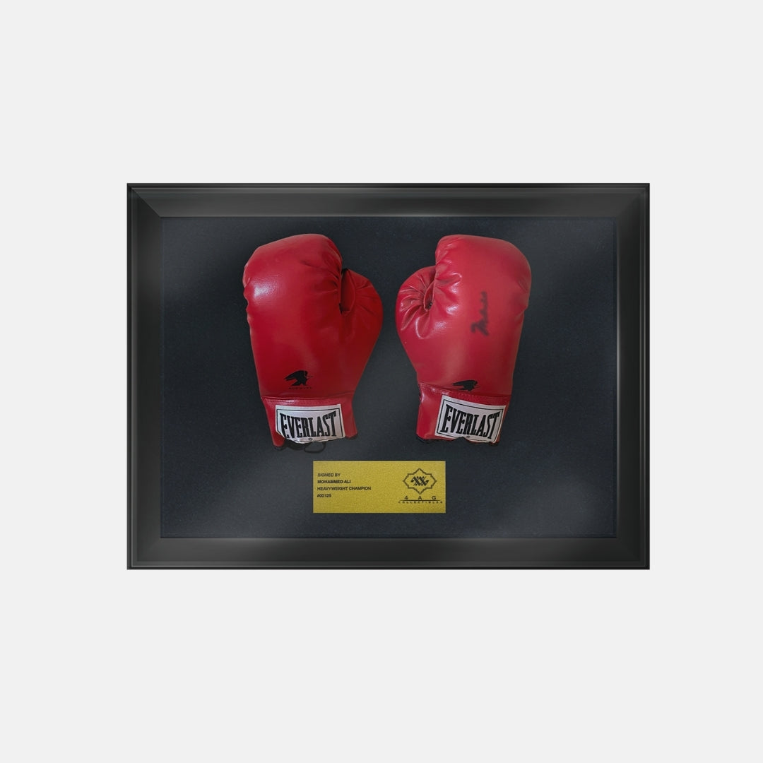 MOHAMMED ALI SIGNED COLLECTIBLE