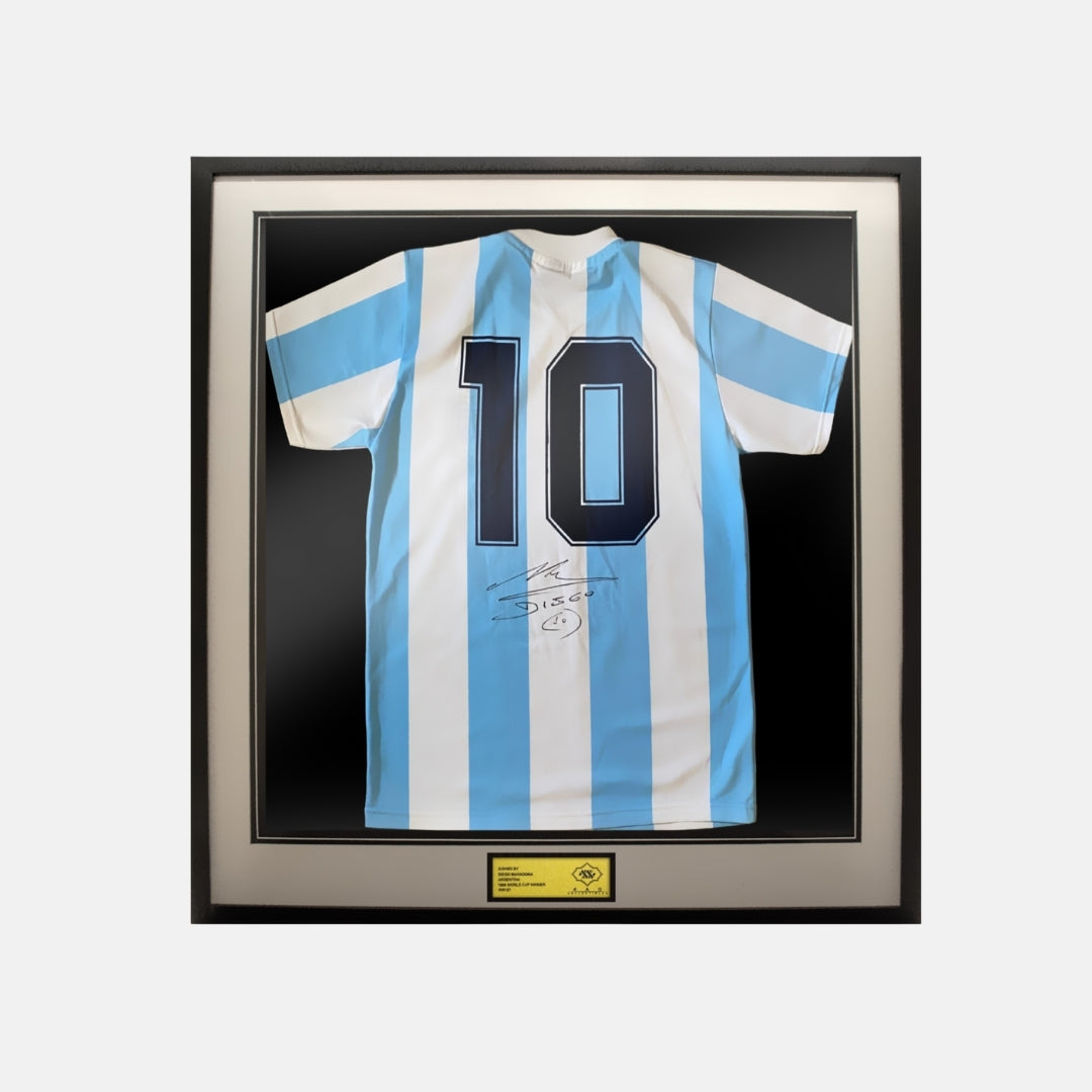 DIEGO MARADONA SIGNED COLLECTIBLE