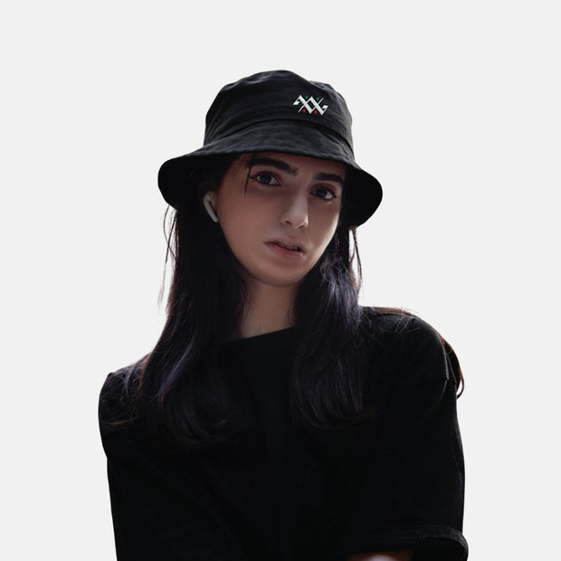 BLACK BUCKET HAT