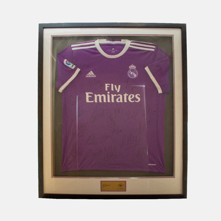 REAL MADRID FC SIGNED COLLECTIBLE