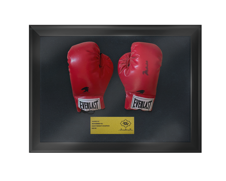 MOHAMMED ALI SIGNED COLLECTIBLE